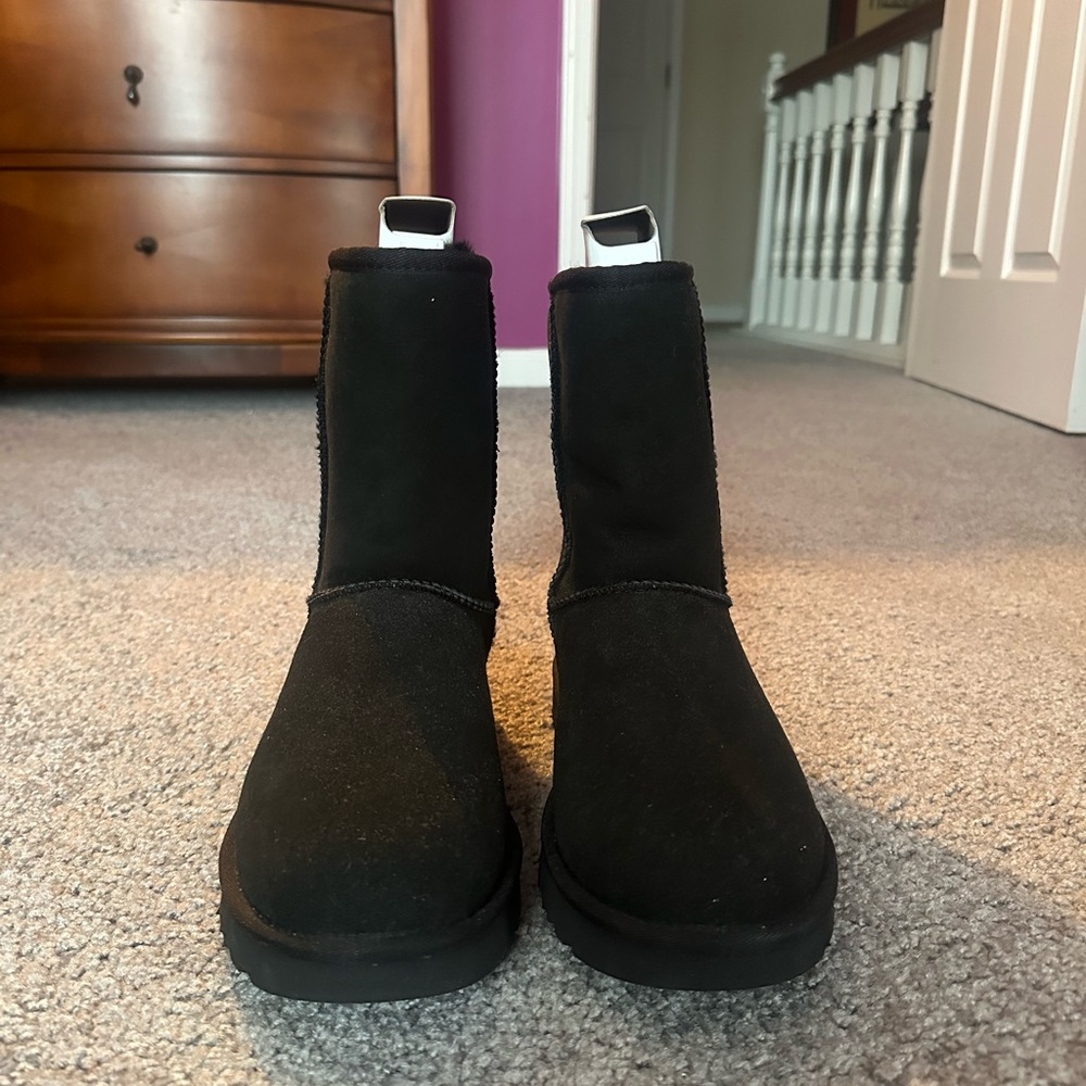 NWT UGG Classic Short II black boot - women’s size 9 - Picture 9 of 10